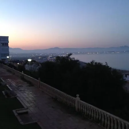Bonito Piso Frente Al Mar Con Piscina Y Parking Apartment